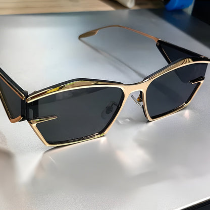 Lunettes de Soleil Femme Carrées avec Monture Sculptée – Zéphyr