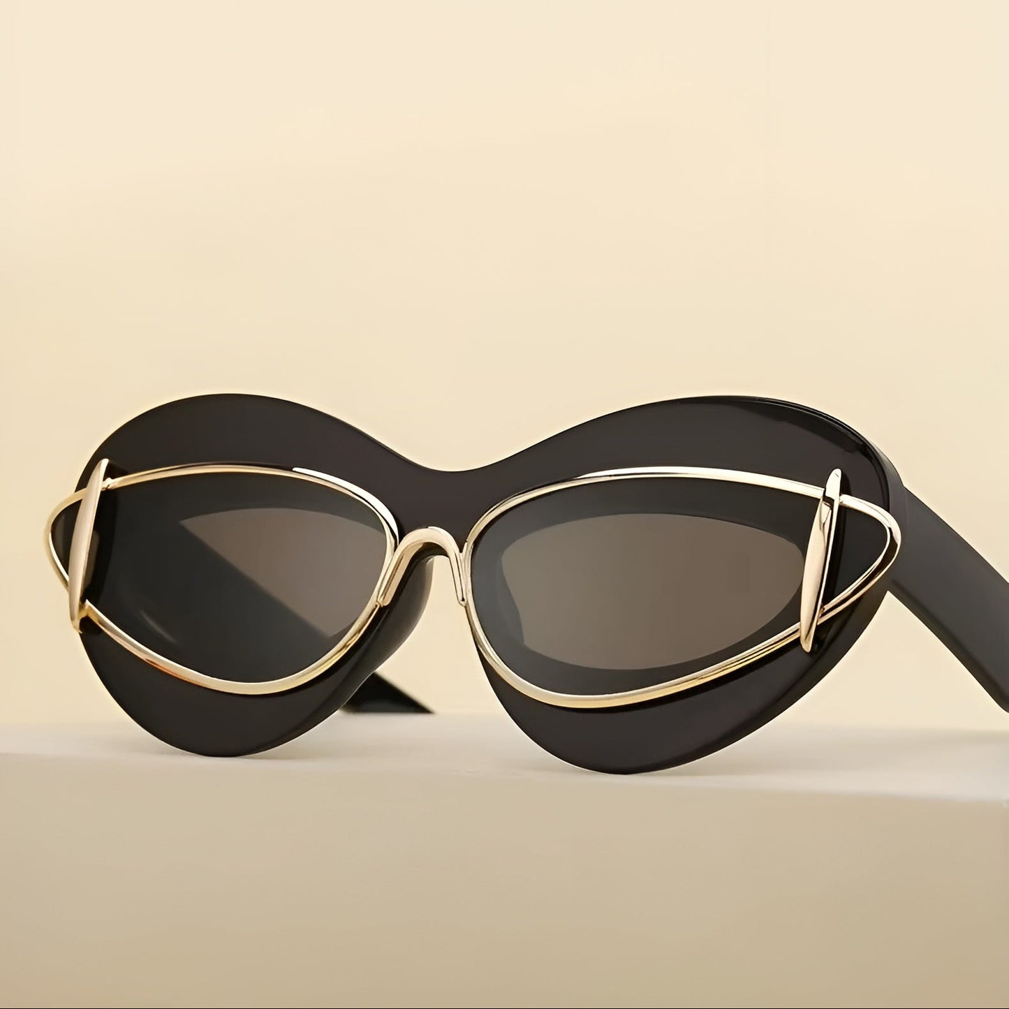 Lunettes de Soleil Femme Œil de Chat avec Détails Métalliques – Sofia