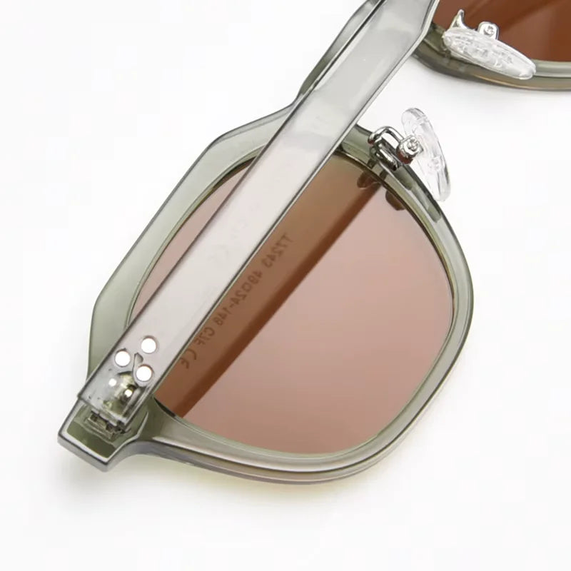 Lunettes de Soleil Femme Carrées Rétro – Naïa