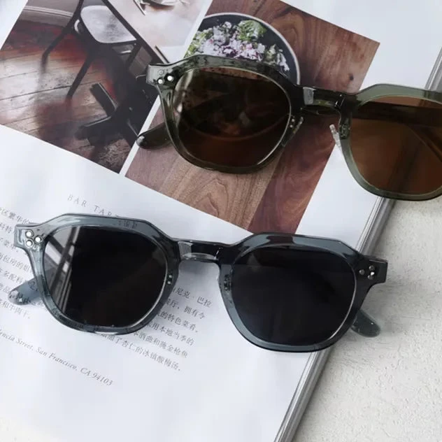 Lunettes de Soleil Femme Carrées Rétro – Naïa